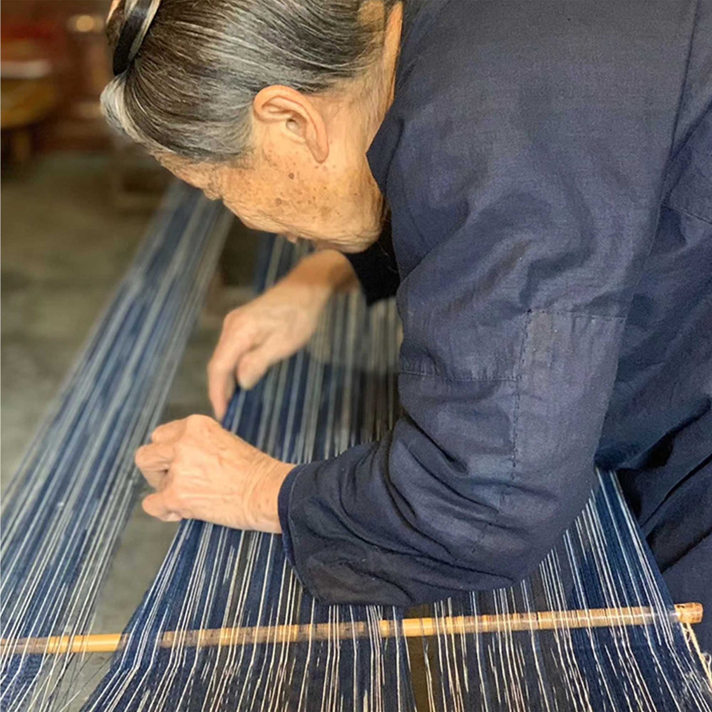 Hand woven cotton fabric natural indigo dyeding yarn woad dyed cotton yarn loom woven fabric