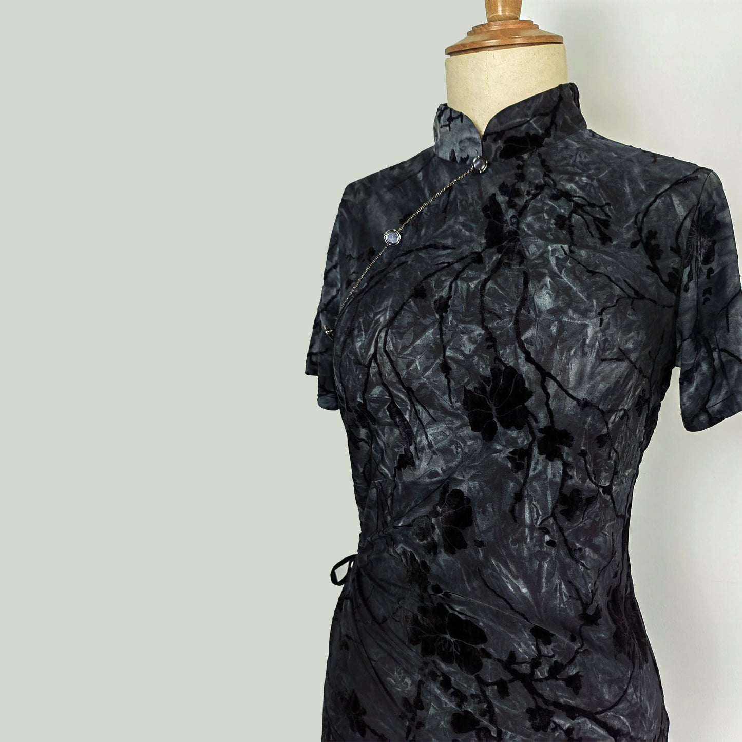 Black Velvet openwork Qipao Modified Qipao open waist details Cool and Cute Drawstring horrow fitted Qipao dress with back zipper