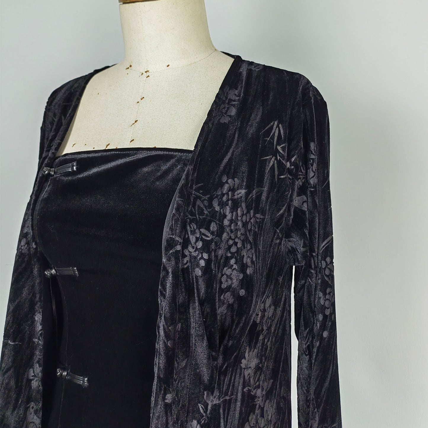 Black Velvet jacket Long jacket Chinese style velvet robe Plant jacquard motif long overcoat velvet coat velvet jacket black cardigan
