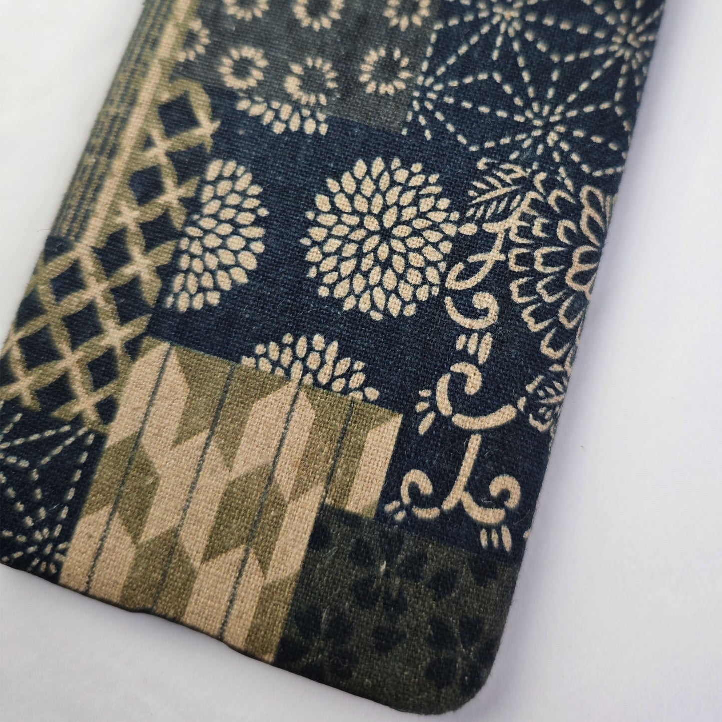 Neza Studio iPhone X/XS/11/7/8/7plus/11pro/12 /13/14 Japanese fabric patchwork motif Fabric Phone Case Samsung Huawei phone Case