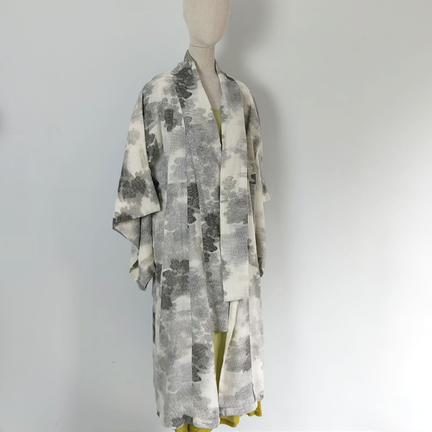 Kimono, Linen Modified Hanfu, Neza Studio Black Tie Dye Prints Front Open Cape Japanese Woman Haori Hanfu Jacket Kimono Top Kimono Dress