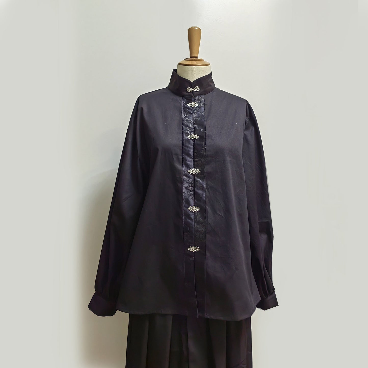 Black cotton shirt Ming's dynasty style cotton shirt with silver color metal buttons