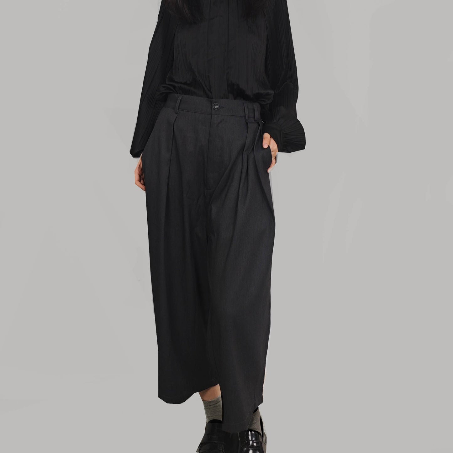 Loose fit crop pants suiting fabric crop pants unisex retro style suiting pants