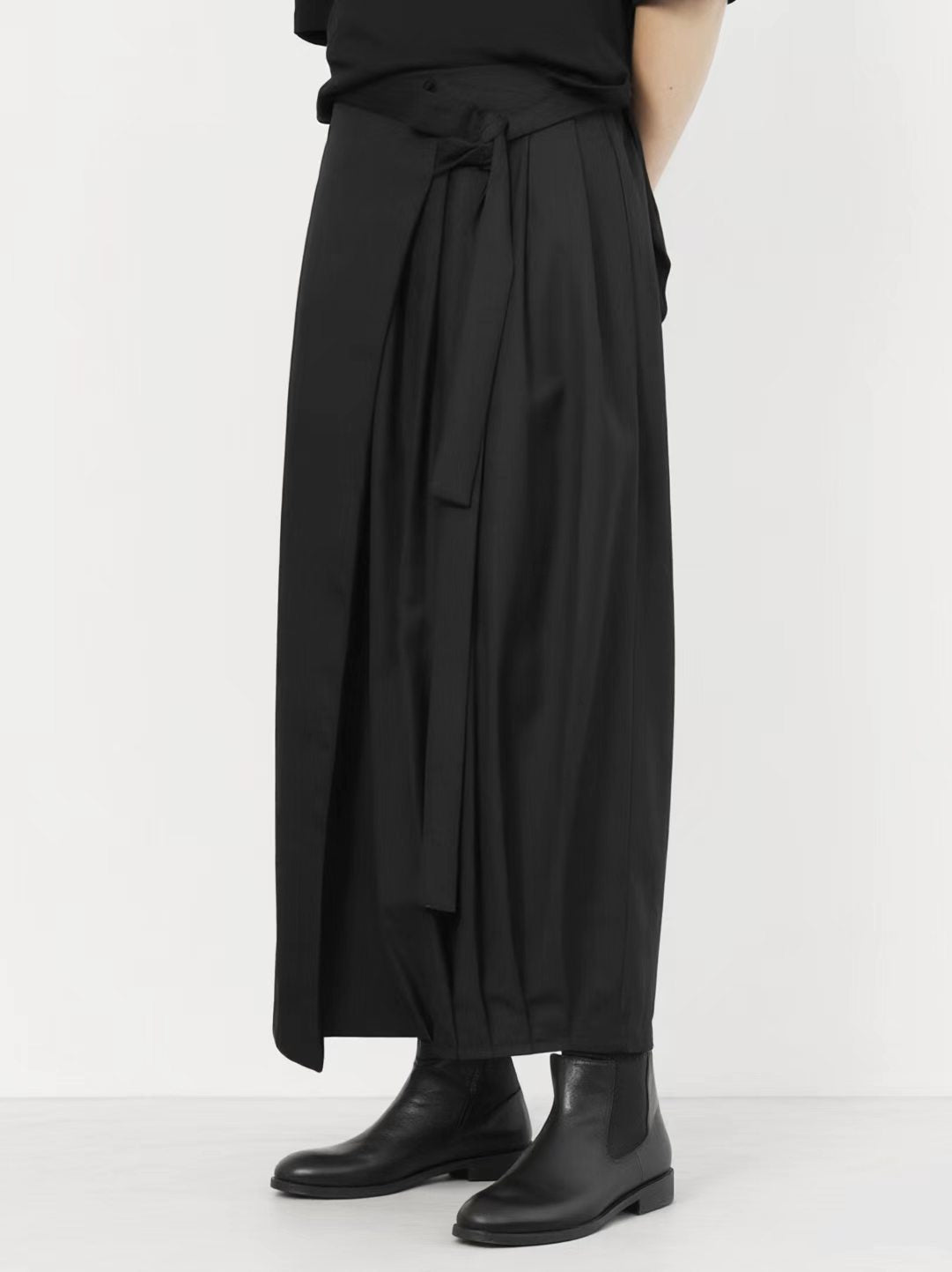 Asymmetrical Black pants unisex black pleated crop pants