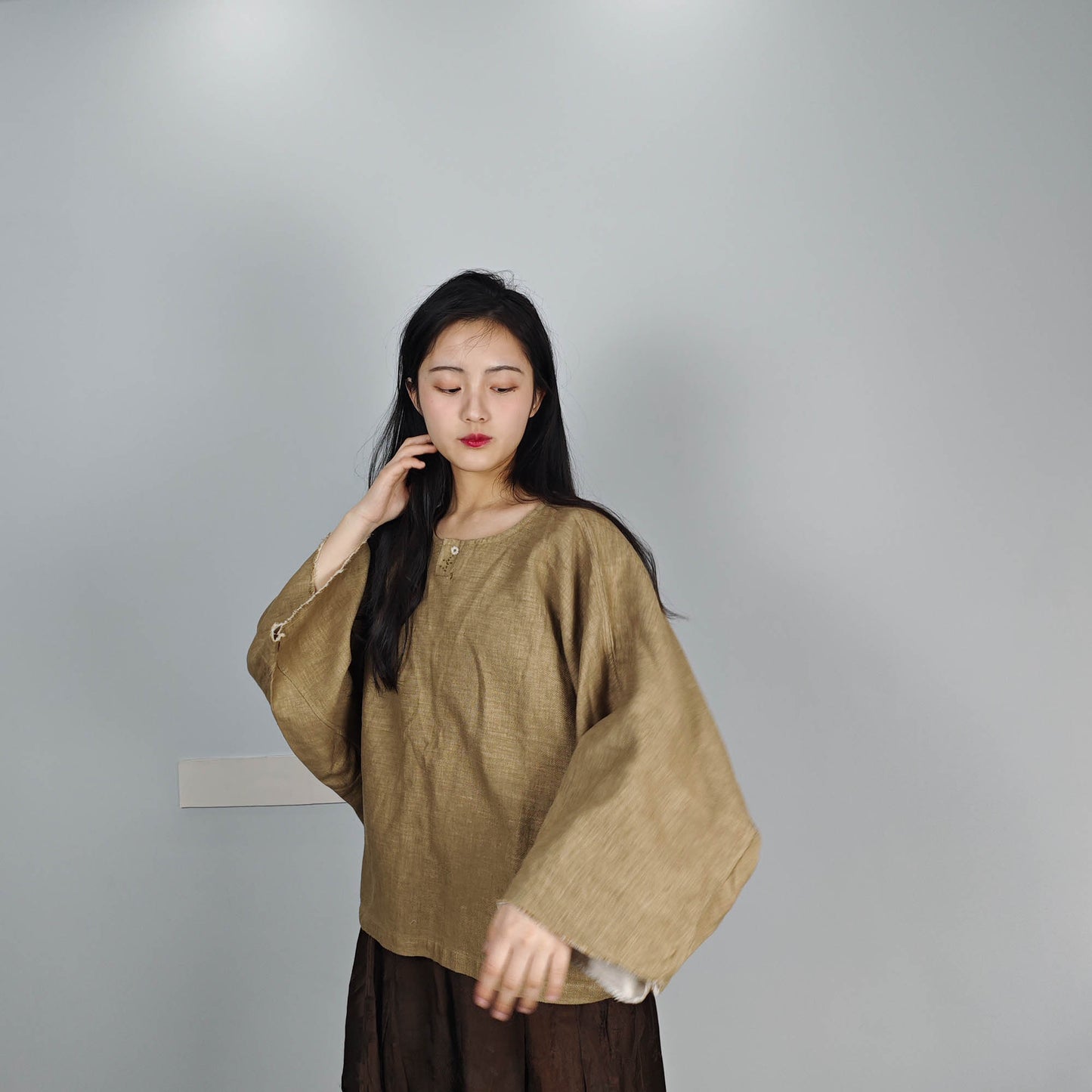 Linen top duel layer linen top with raw edge sleeves hem hand embroidery detail loose fit crop top comfy style linen top for women