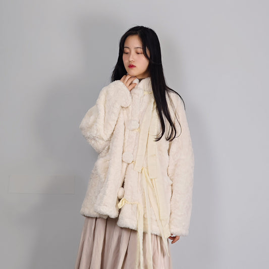 White Stylish Vegan Fur Jacket Trendy Jacket Over Sized Chinese Hanfu Modified Jacket Chinese Fleece Coat Overcoat