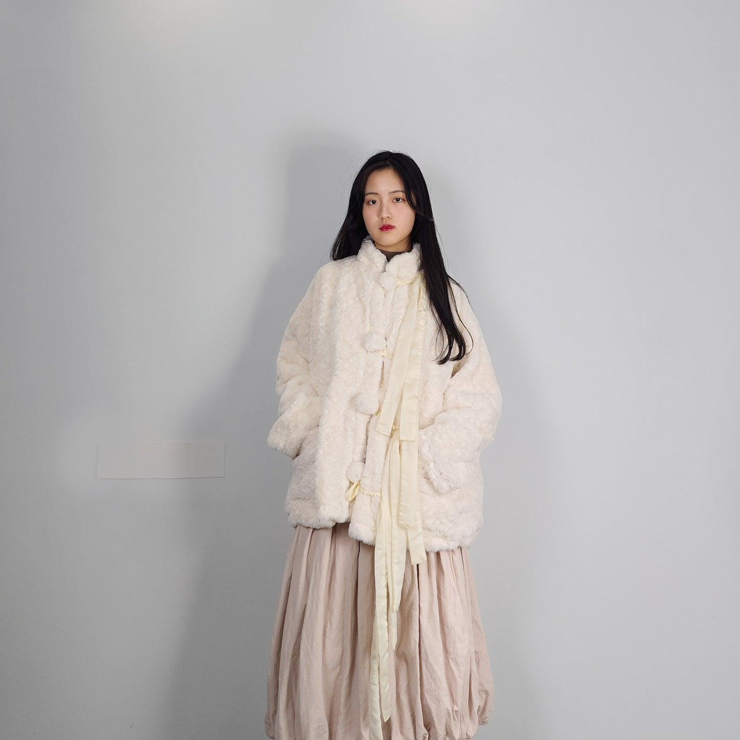 White Stylish Vegan Fur Jacket Trendy Jacket Over Sized Chinese Hanfu Modified Jacket Chinese Fleece Coat Overcoat