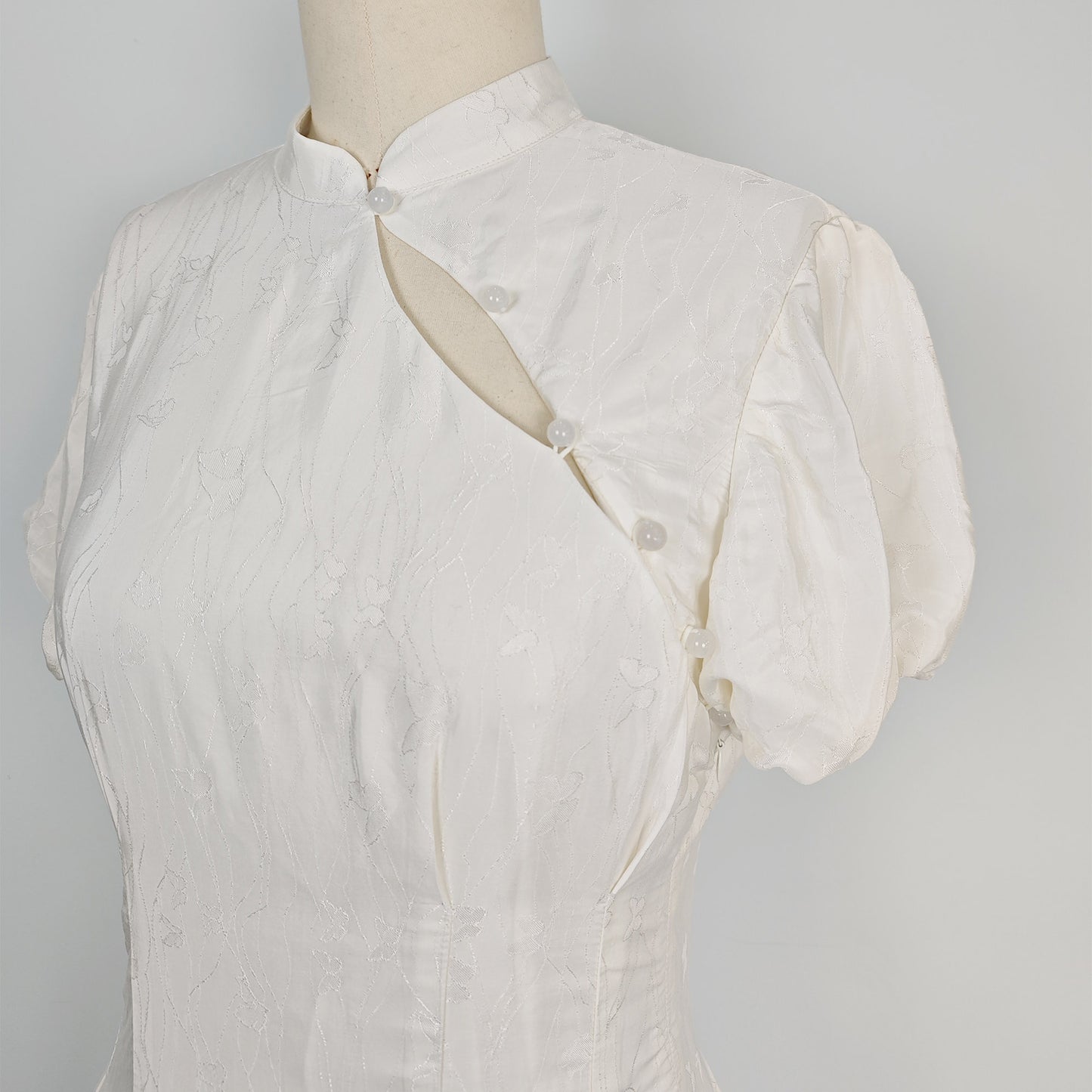 Fitted Qipao dress with puffy sleeves Chinese Qipao dress silky rayon fabric