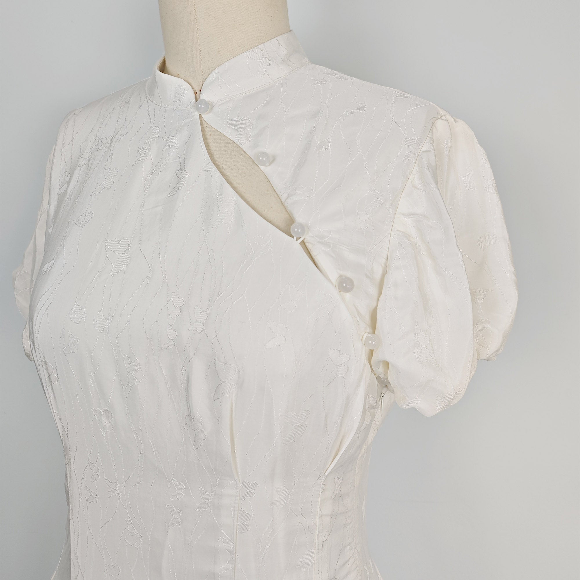 Fitted Qipao dress with puffy sleeves Chinese Qipao dress silky rayon fabric