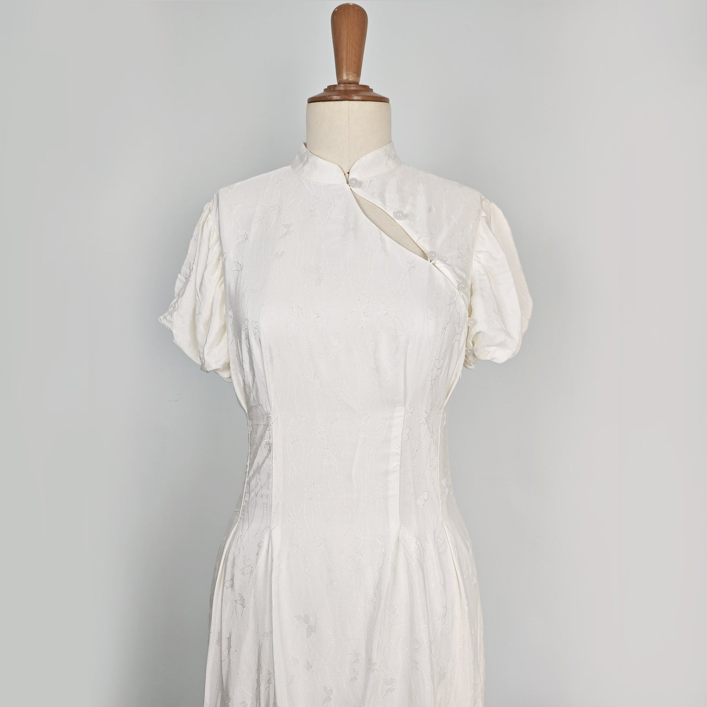 Fitted Qipao dress with puffy sleeves Chinese Qipao dress silky rayon fabric