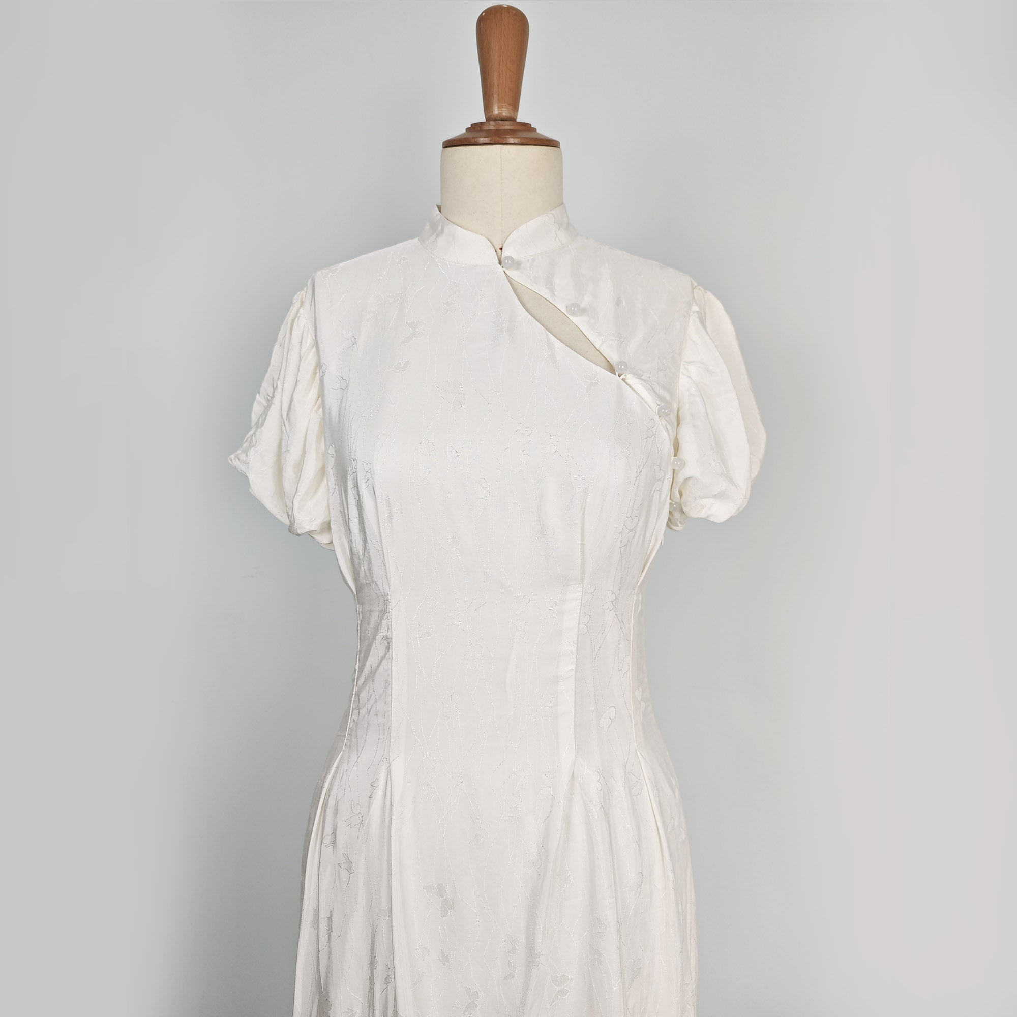 Fitted Qipao dress with puffy sleeves Chinese Qipao dress silky rayon fabric