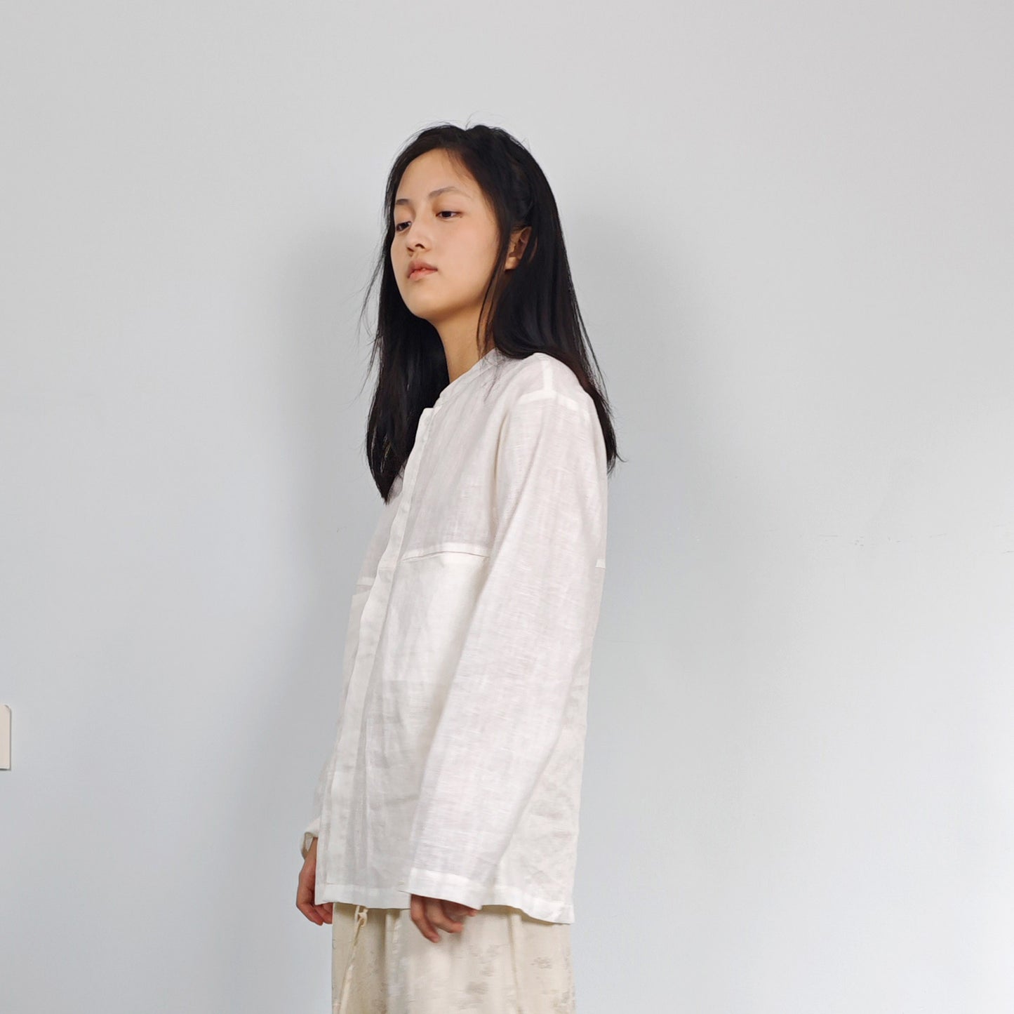 Linen Shirt with 2 pockets Minimalist style linen shirt white linen shirt