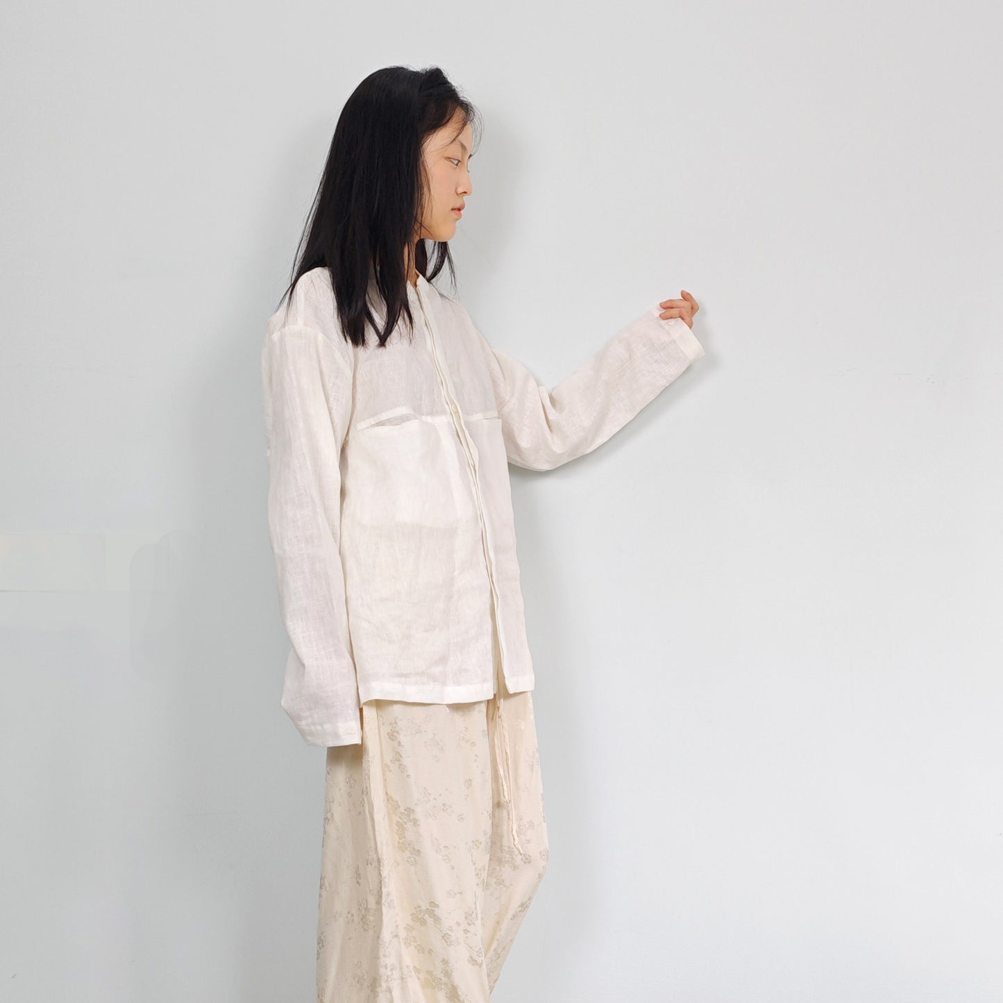 Linen Shirt with 2 pockets Minimalist style linen shirt white linen shirt