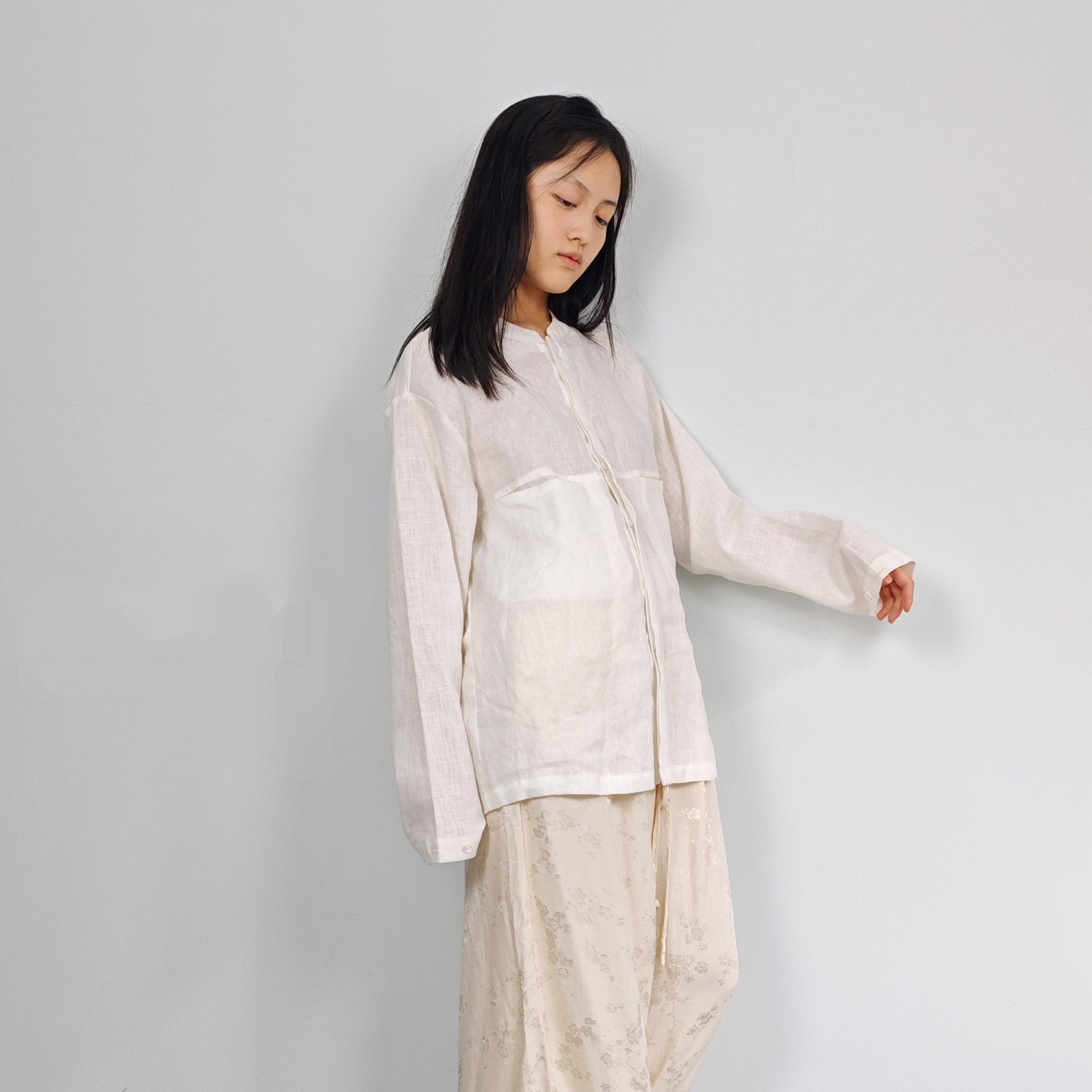 Linen Shirt with 2 pockets Minimalist style linen shirt white linen shirt