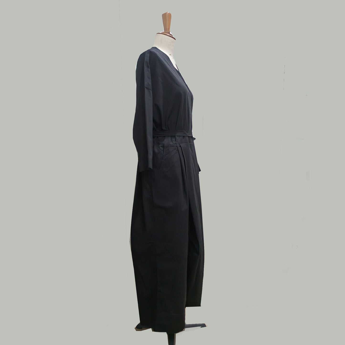 Cotton Jumpsuit Loose fit cotton jumpsuit V neck collar jumpsuit with belt